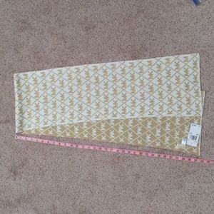 NWT Michael Kors with gold MK logo Scarf in gold/cream